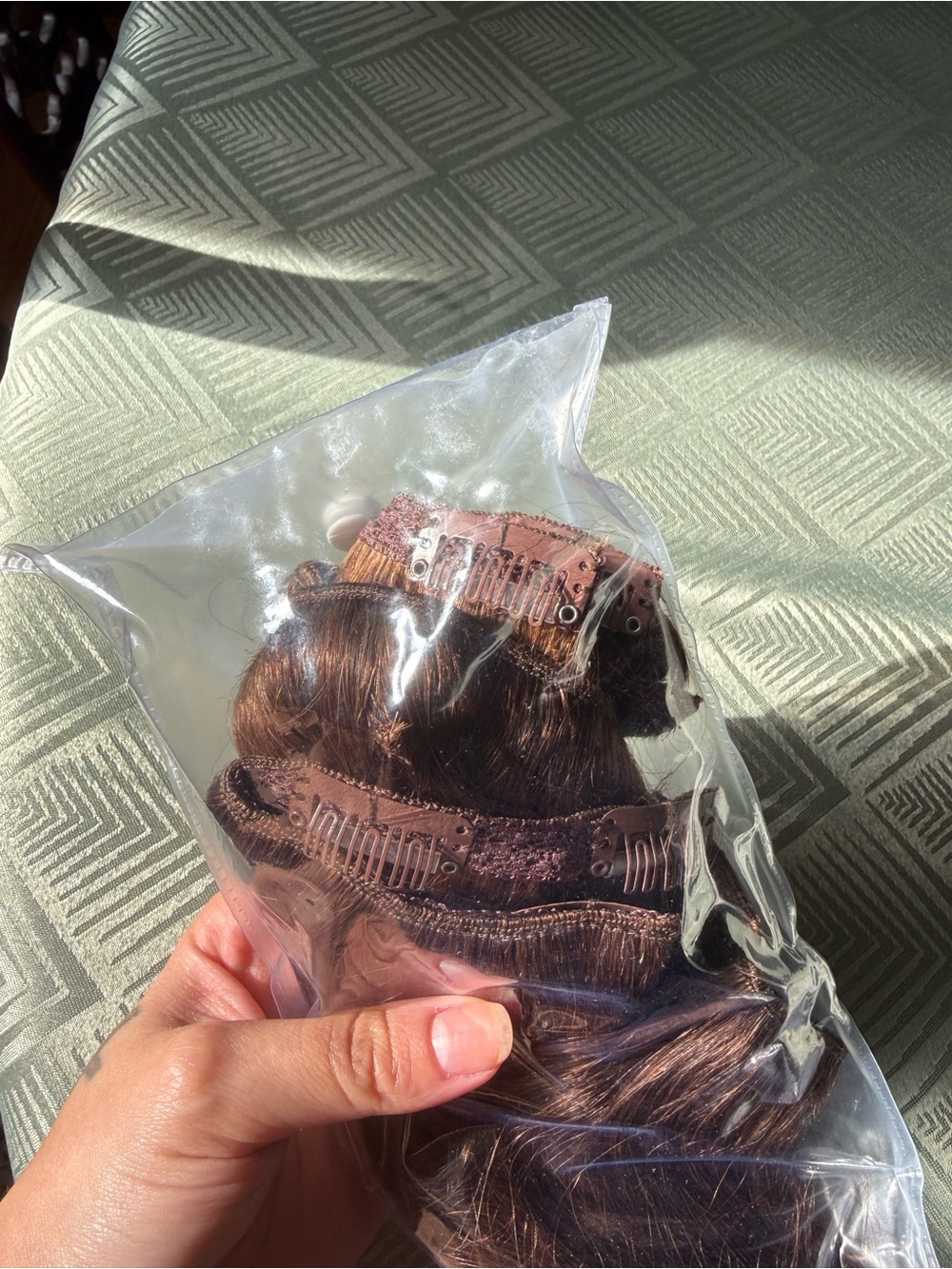 100% Remy Human Hair Clip-In Extensions - Picture 3 of 4